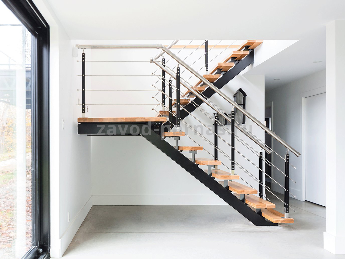 Уличная металлическая лестница на второй этаж (76 фото)