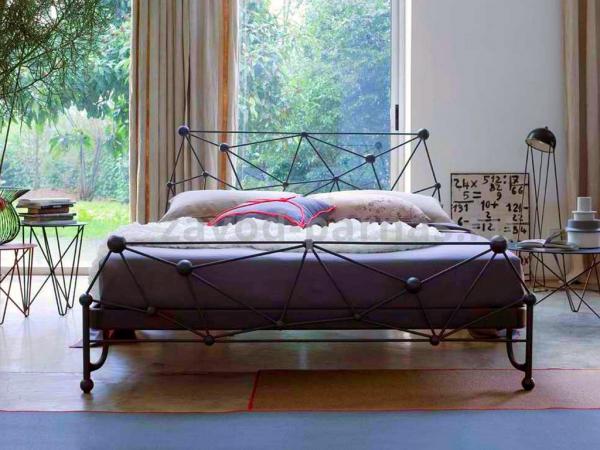 Кровать лофт из металла и дерева