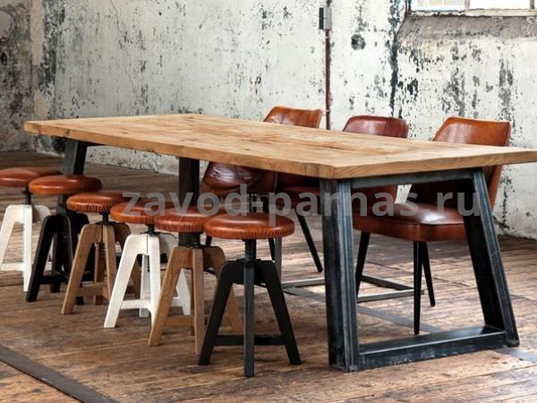 Деревянный столик лофт с металлом
